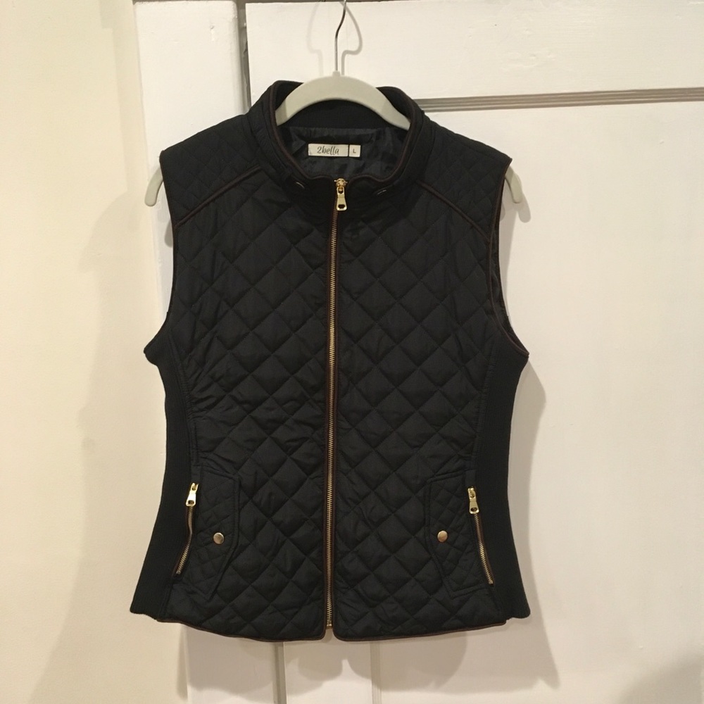 Black puffy vest (Juniors Sz L)